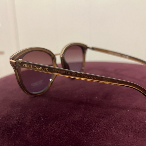 Vince Camuto Women's Sunglasses Shield 100% UV Square Black NEW - Picture 4 of 5